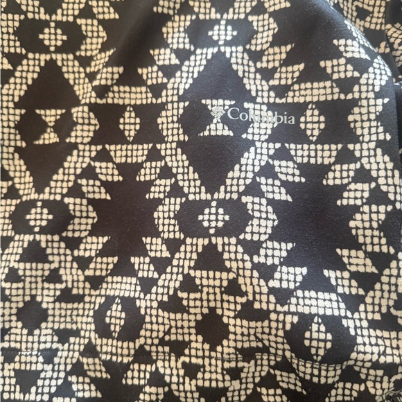 Geometric Patterned Sweatshirt - Picture 2 of 6